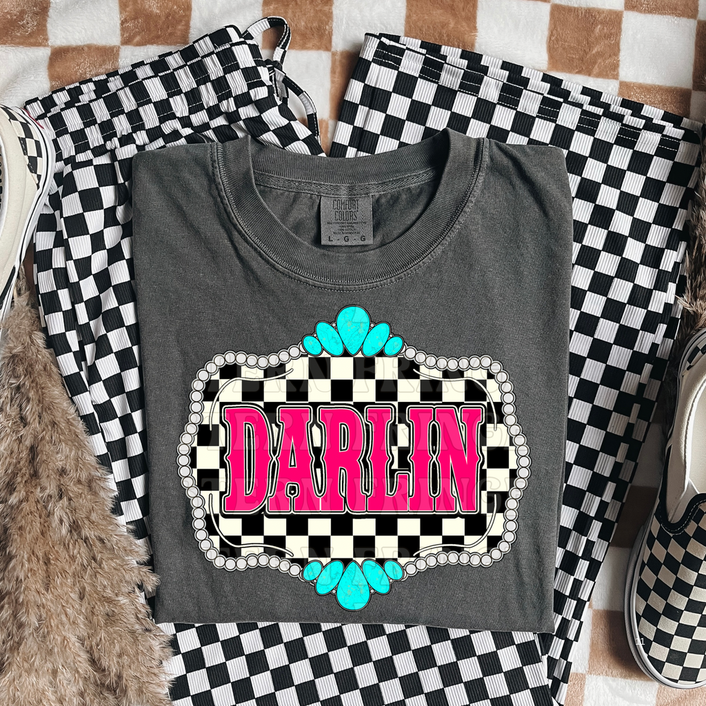 Retro Darlin' Graphic T-Shirt | Crewneck