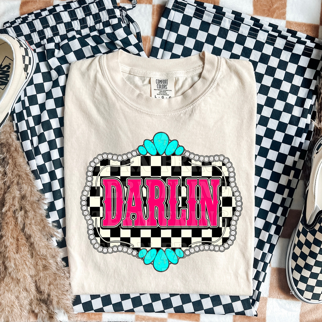 Retro Darlin' Graphic T-Shirt | Crewneck