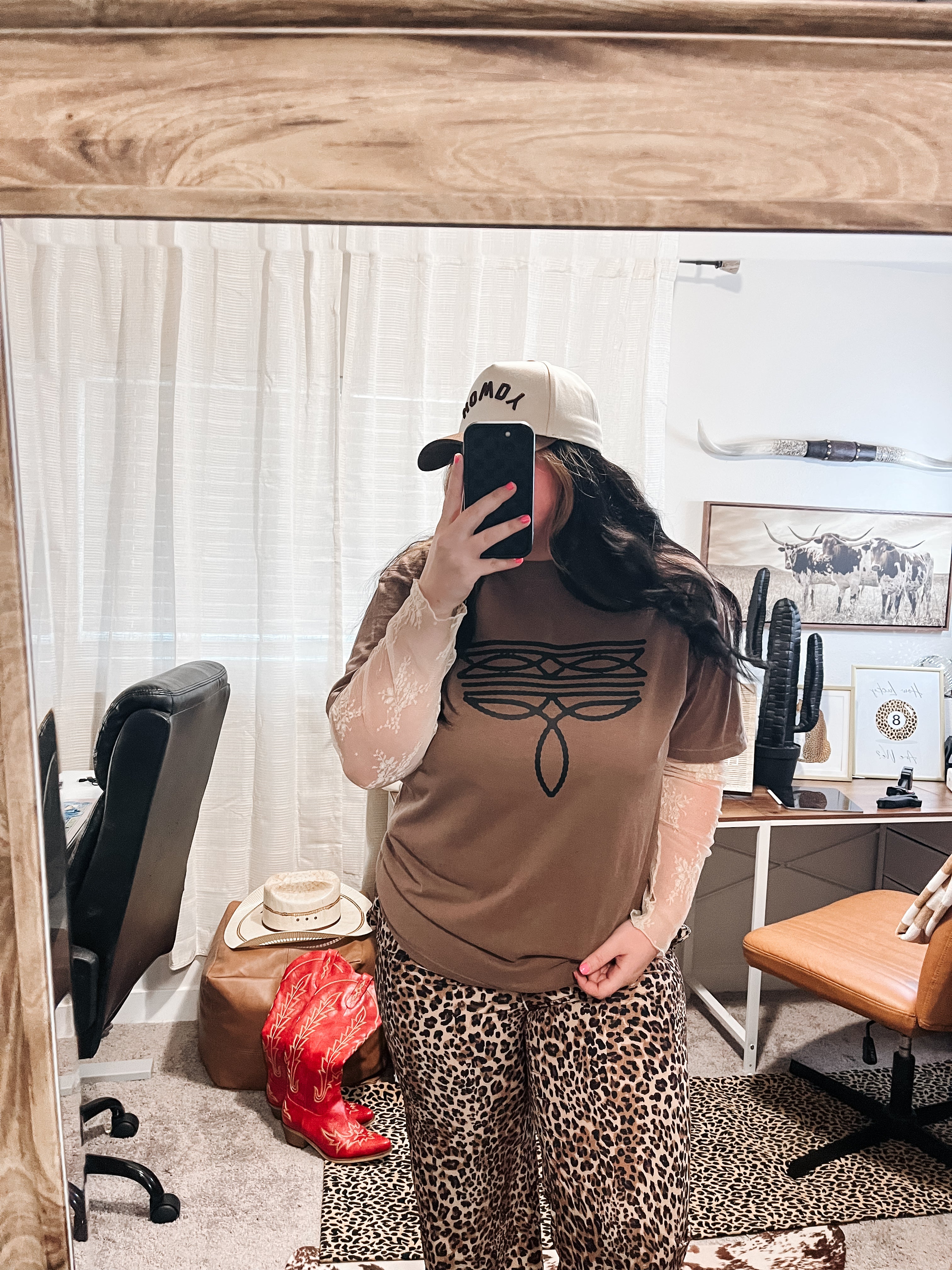 Classic Boot Stitch T-Shirt Graphic | Crewneck