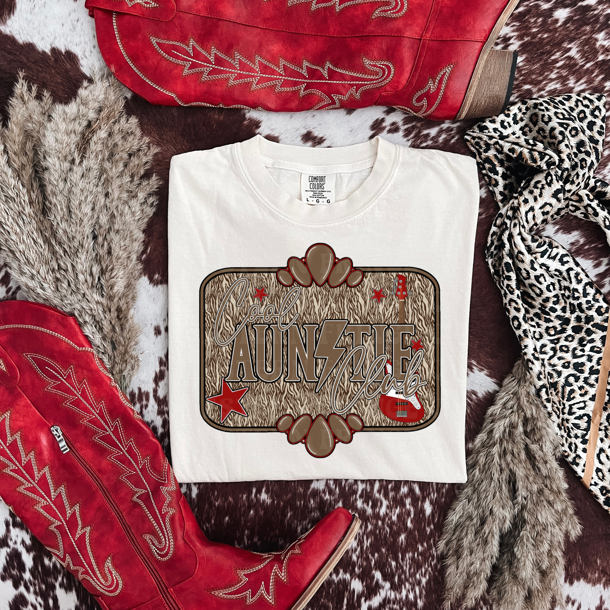 Cool Auntie Club Graphic T-Shirt | Crewneck