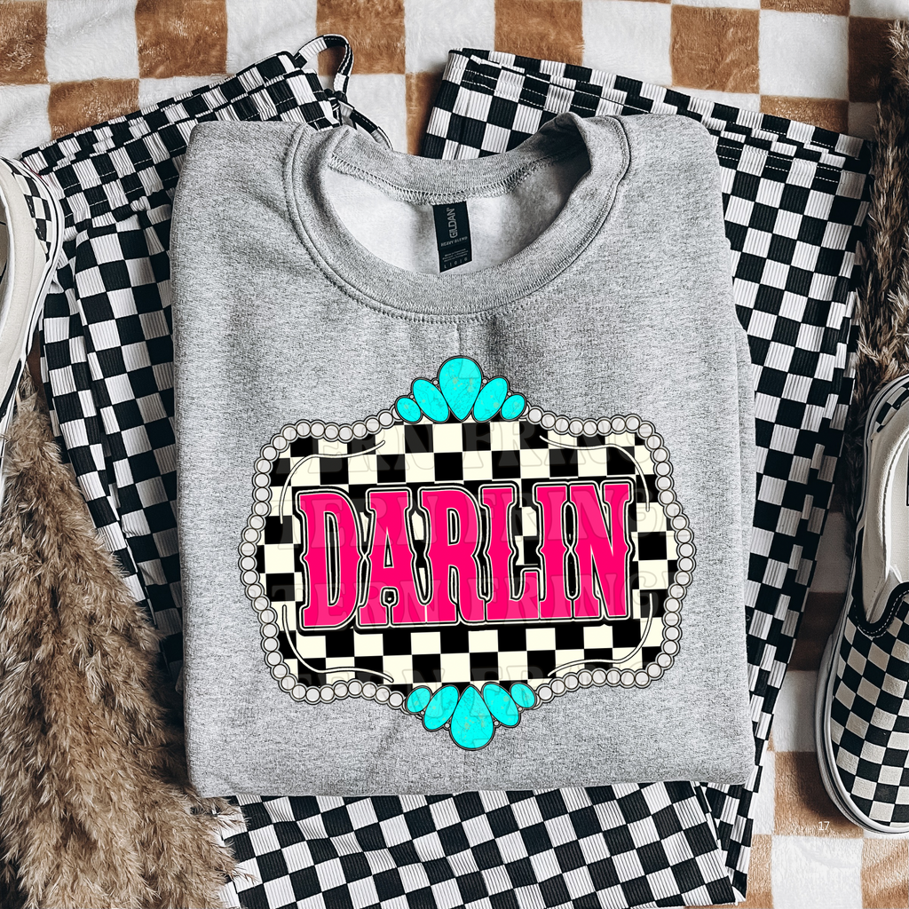 Retro Darlin' Graphic T-Shirt | Crewneck