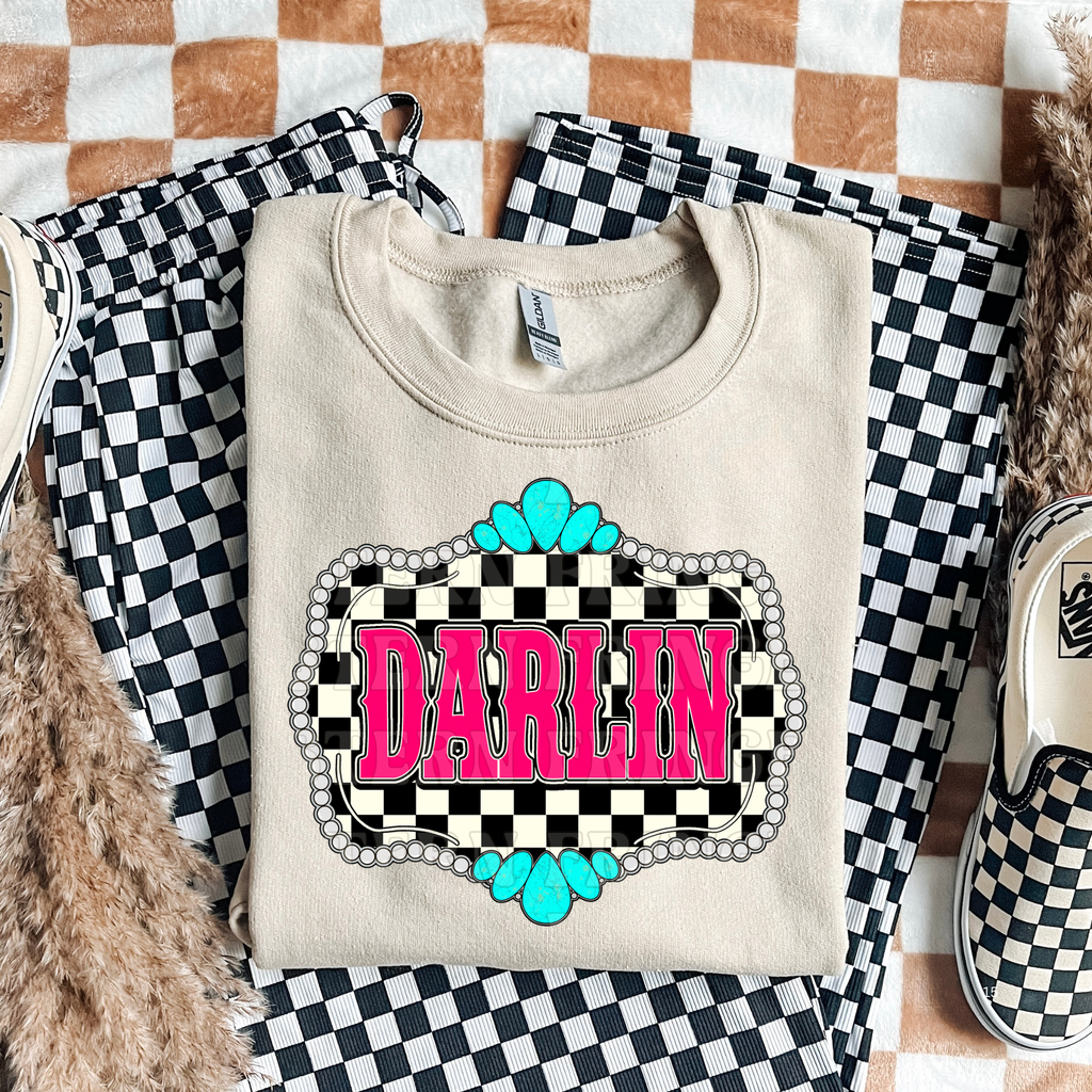 Retro Darlin' Graphic T-Shirt | Crewneck
